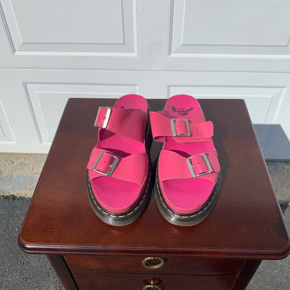 Vtg. Dr. Martens Sandals!💖